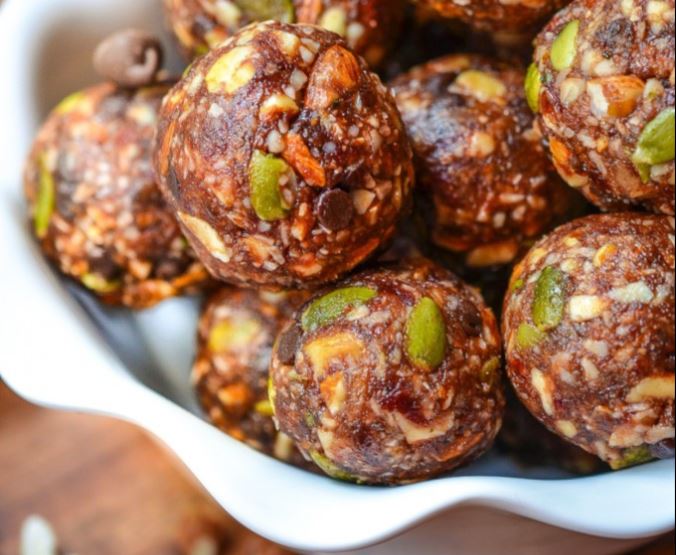 Dates And Almonds Energy Balls