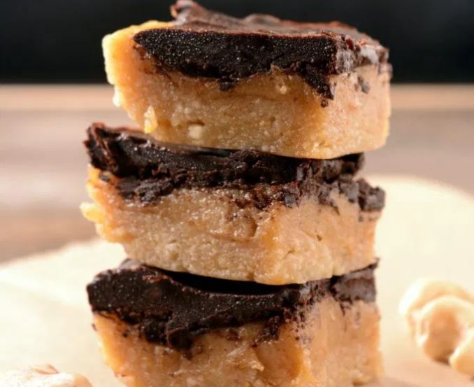 RAW DATES CARAMEL SLICES